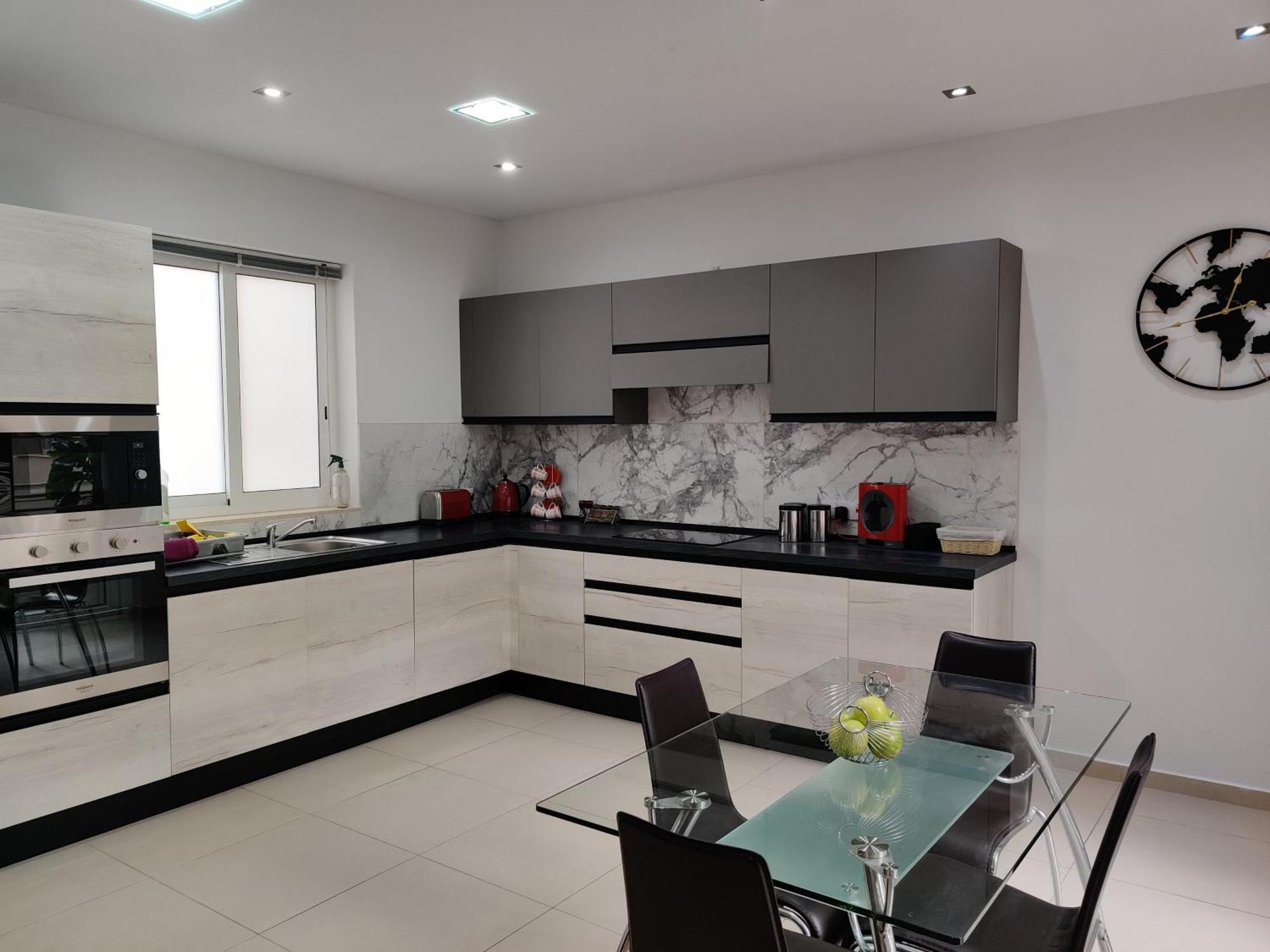 Depiro Point Deluxe - Modern, Designer Apartment 2 Minutes Away From Popular Sliema Seafront Bagian luar foto