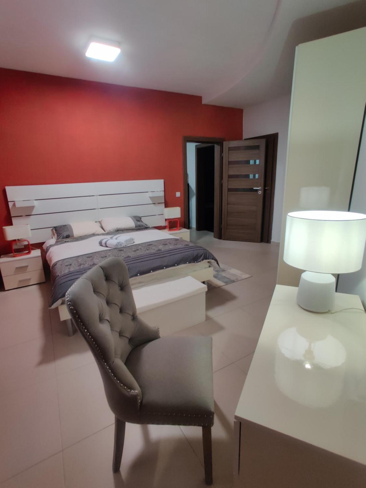 Depiro Point Deluxe - Modern, Designer Apartment 2 Minutes Away From Popular Sliema Seafront Bagian luar foto