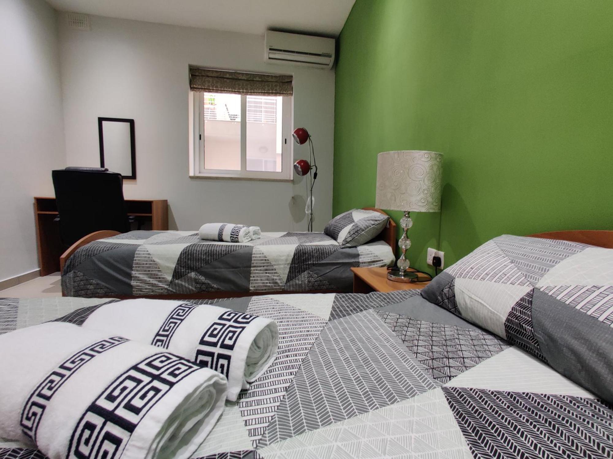 Depiro Point Deluxe - Modern, Designer Apartment 2 Minutes Away From Popular Sliema Seafront Bagian luar foto