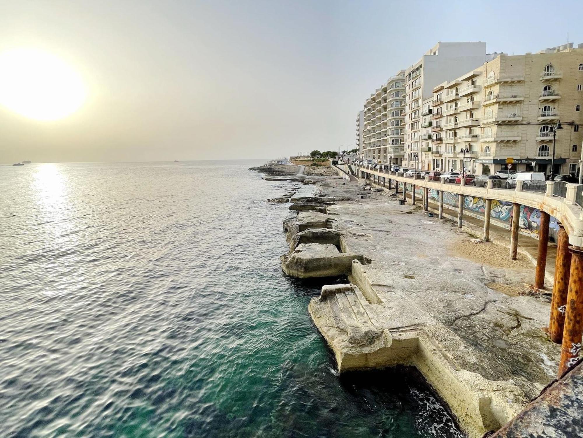 Depiro Point Deluxe - Modern, Designer Apartment 2 Minutes Away From Popular Sliema Seafront Bagian luar foto
